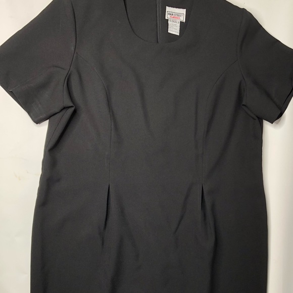 VTG 80s Shift Dress Thick Poly w/ Pleated Detail, Padded, Mod Minimal Black Sz 8 - Picture 7 of 14